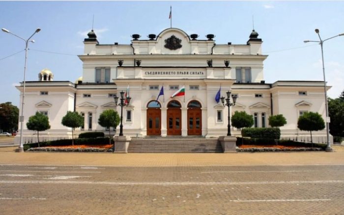 Изгласана владата на Румен Радев во бугарското собрание, министерскиот совет ќе има 18 министри и четворица вицепремиери