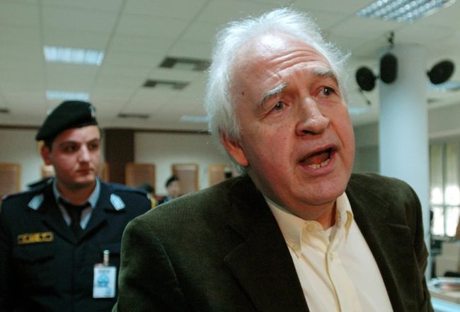 ГРЦИЈА ГО ПУШТИ ОД ЗАТВОР ЛИДЕРОТ НА МИЛИТАНТНАТА ГРУПА „17 НОЕМВРИ“, КОЈА УБИ 23 ЛУЃЕ