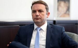 Вреди: Бујар Османи ни две години не може да издржи ако не е министер