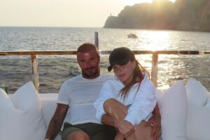 (ФОТО) Викторија Бекам со емотивна честитка за 51-от роденден на Дејвид: „ти си нашиот свет“