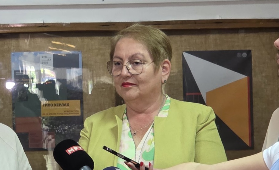 Јаневска: Електронски свидетелства за прво, второ и трето одделение, но паралелно ќе се издаваат и печатени