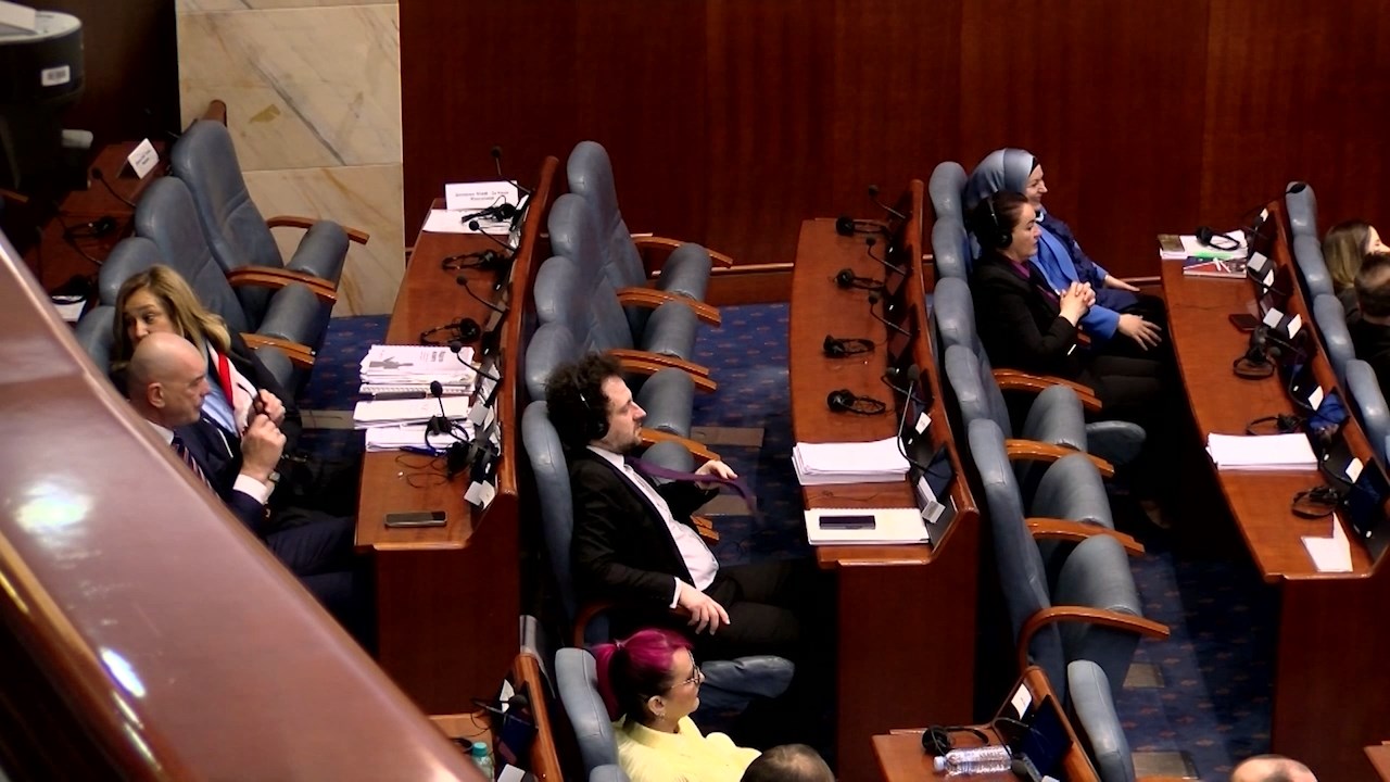 Реконструиран “владин кабинет“ во јуни, се прави анализа дали “ЗНАМ“ ќе ги задржи позициите