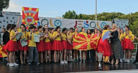 Македонската песна триумфираше во Европа: Хорот на ОУ „Кузман Јосифовски – Питу“ го освои Јесоло во Италија!