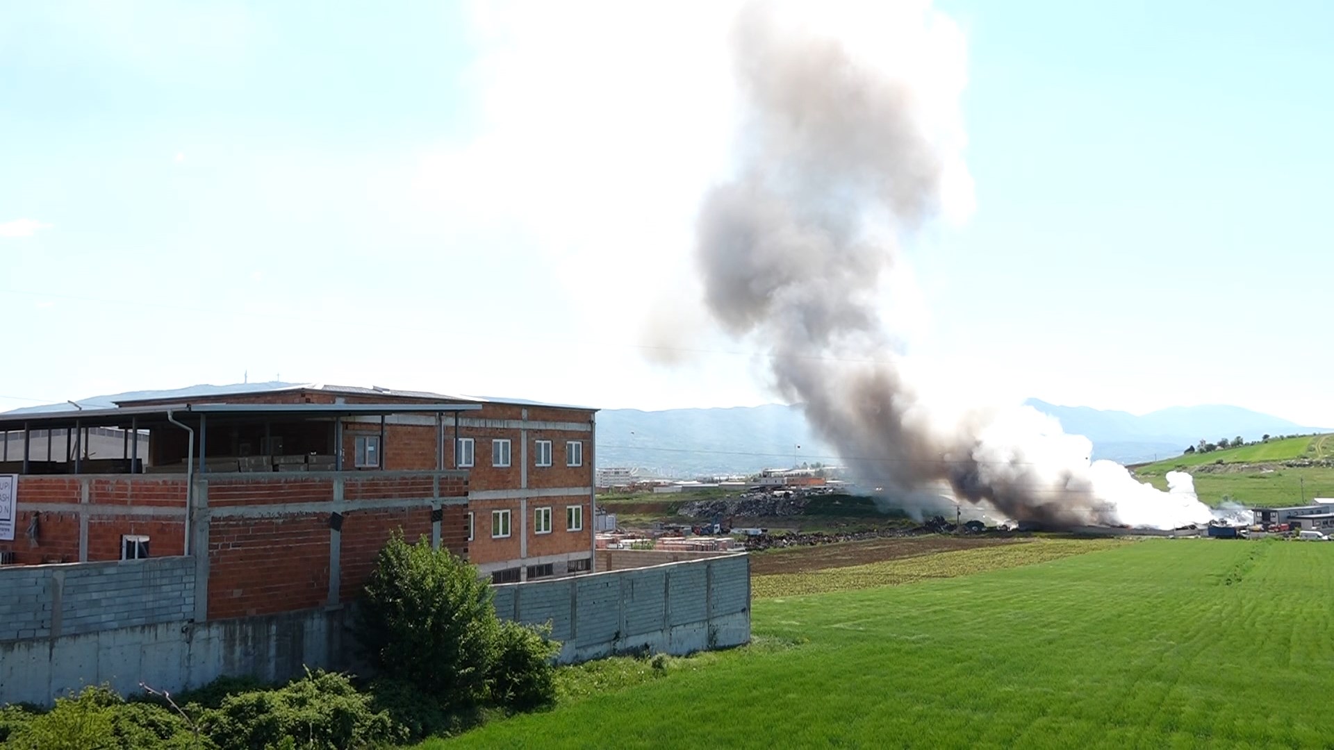 Голем пожар во Визбегово