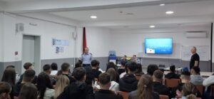 Полицијата со кампања за матурантите: „Oдговорно слави го успехот“