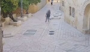 (ВИДЕО) Израелец нападна француска калуѓерка во Ерусалим