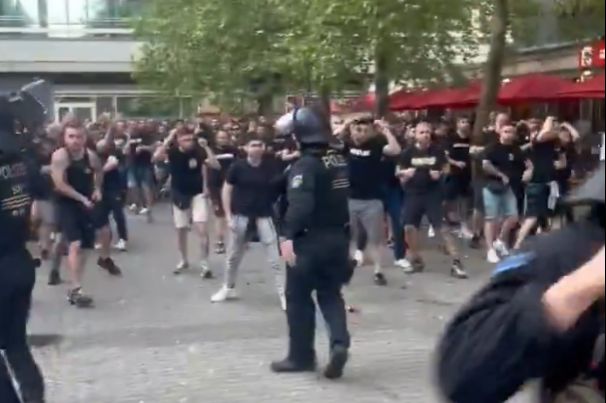 Хулигани направија хаос пред финалето од Лигата на конференции во Лајпциг (ВИДЕО)