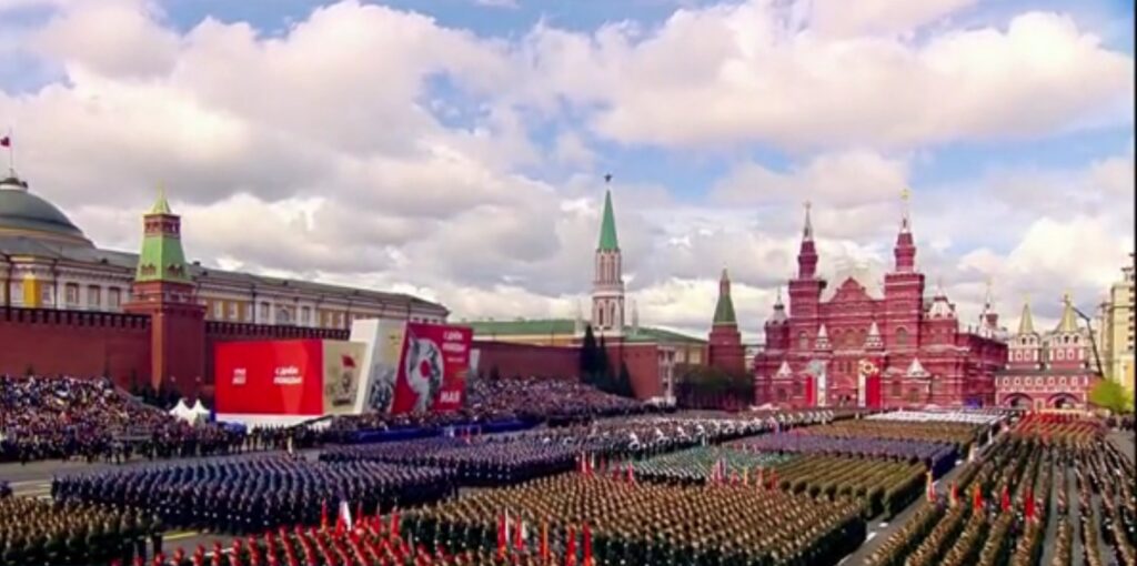 Москва без тенкови на парадата: Калас смета дека тоа говори многу за состојбата на војната