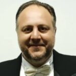 Братот на загинатиот баритон Ристе Велков е познат музичар, беше член на „Суперхикс“