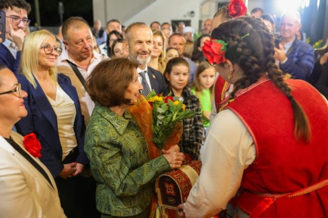 Власите побараа поддршка од Сиљановска-Давкова за зачувување на влашкиот јазик и култура