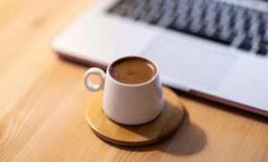 Неколку фактори – Зошто сте сè уште уморни откако ќе испиете кафе?