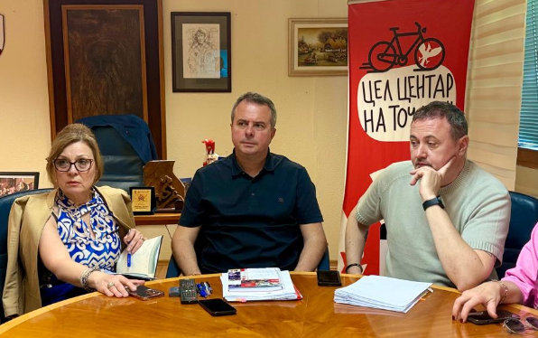 Герасимовки на средба со основните училишта: Бесплатни оброци, екскурзии низ Македонија и униформи за наредната учебна година