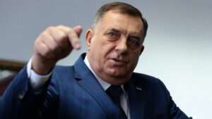 Додик: Не можеме истовремено да зборуваме за суверенитет и да ги почитуваме одлуките на другите луѓе