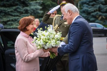 Средба на Сиљановска-Давкова со претседателот Хачатурјан