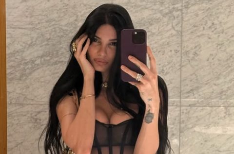Сопругата на фудбалерот ги „запали“ следбениците со нови провокативни фотографии