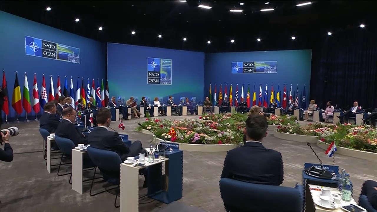 Во Шведска средба Муцунски – Чамова