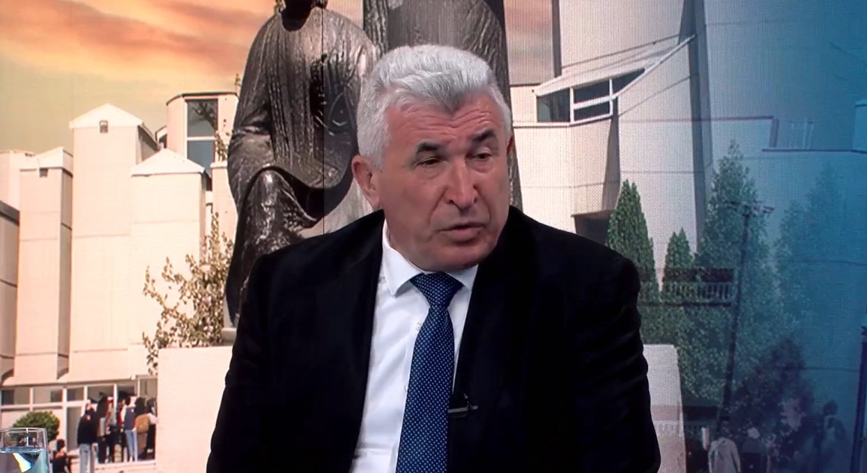 Тема на денот со Александар Атанасовски, универзитетски професор