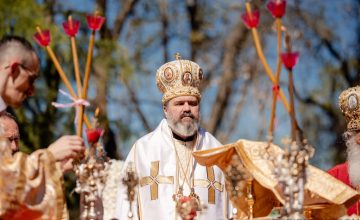 Премиерно на OhridNews: Видео од величествената литија и поклонението пред моштите на Св. Недела во Оровник