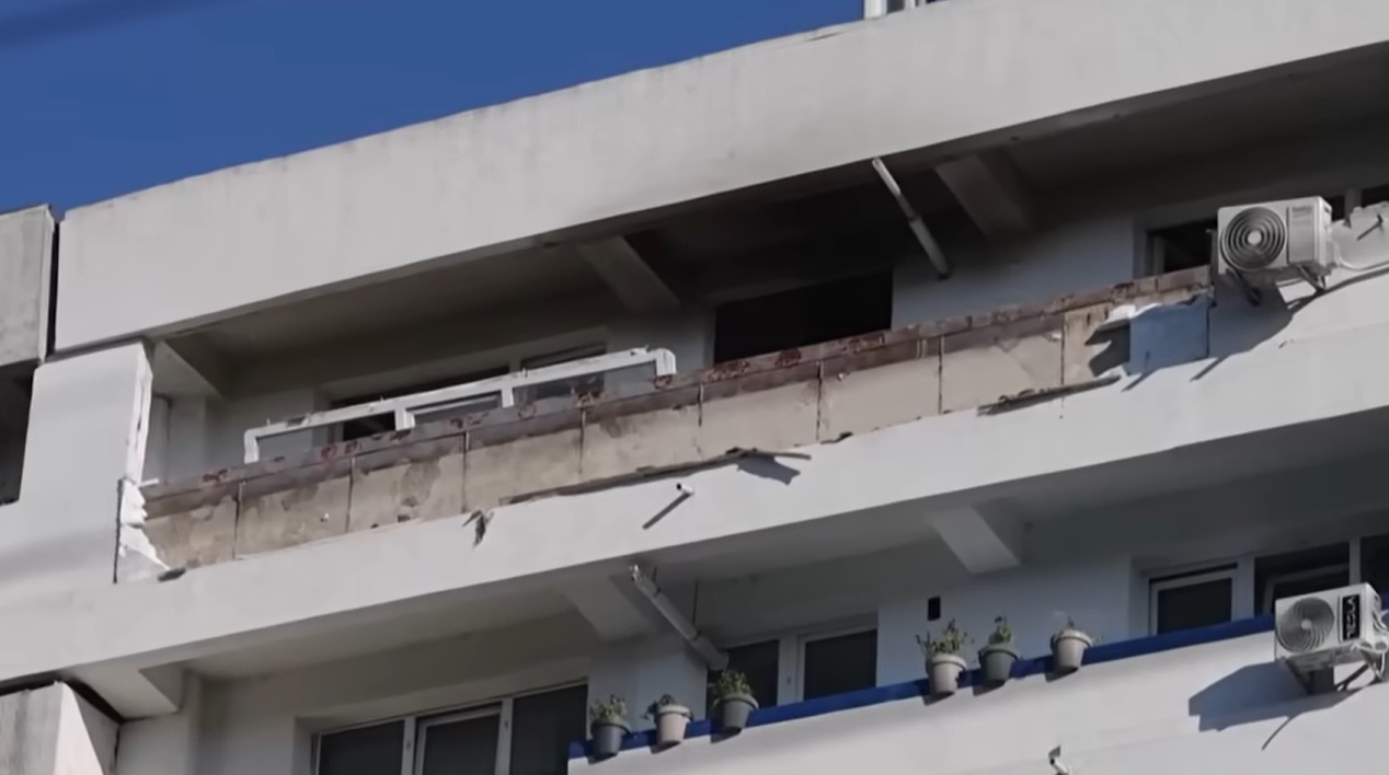 Каква е состојбата на жената и детето повредени откако руски дрон удри во зграда во Романија?