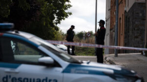 Две лица загинаа, четворица се тешко повредени во пукотница во Шпанија