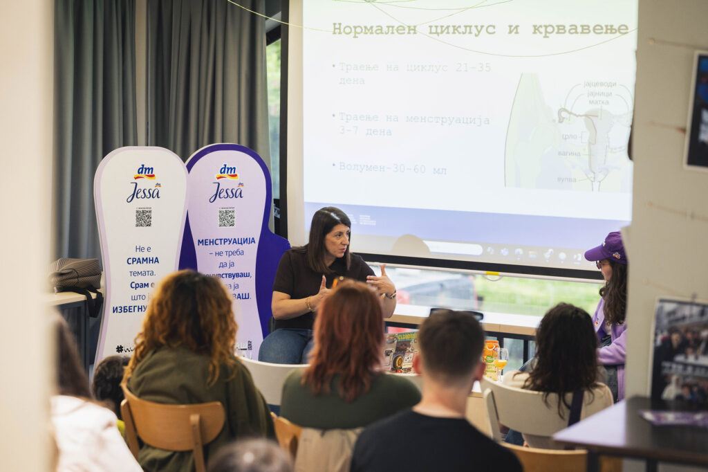 150 студентки, отворени предавања и силна порака од dm: Светски ден на менструалната хигиена