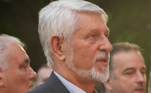 Јакимовски за ситуацијата во Карпош: Водата што тече од бурето, се обидуваат да ја запрат преку поставување на советникот Неделчо, со цел да купат време