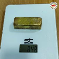 Златна плочка вредна 4,5 милиони денари пронајдена во чевел на патник на граничен премин Богородица