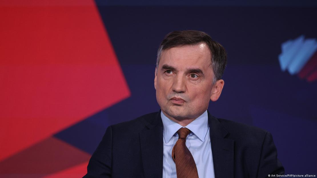 Како обвинет политичар да избега од правдата – полски пример