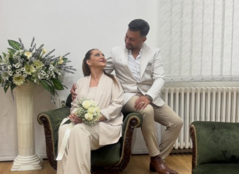 Пејачката по вторпат невеста: Анета и Рубин официјално во брак