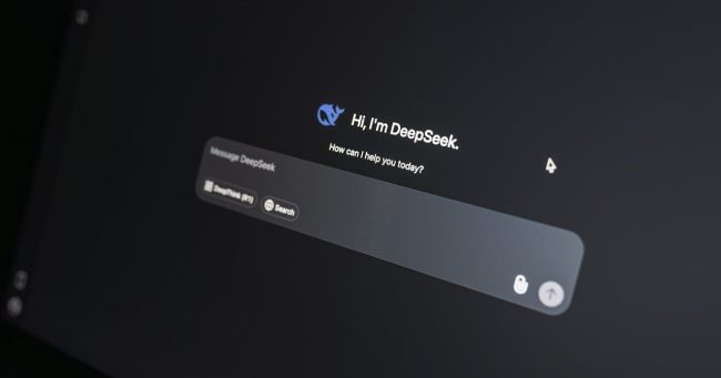 ВЕШТАЧКАТА ИНТЕЛИГЕНЦИЈА ЈА НАМАЛУВА ЈАЗИЧНАТА РАЗНОЛИКОСТ И ГО СТАНДАРДИЗИРА ИЗРАЗУВАЊЕТО