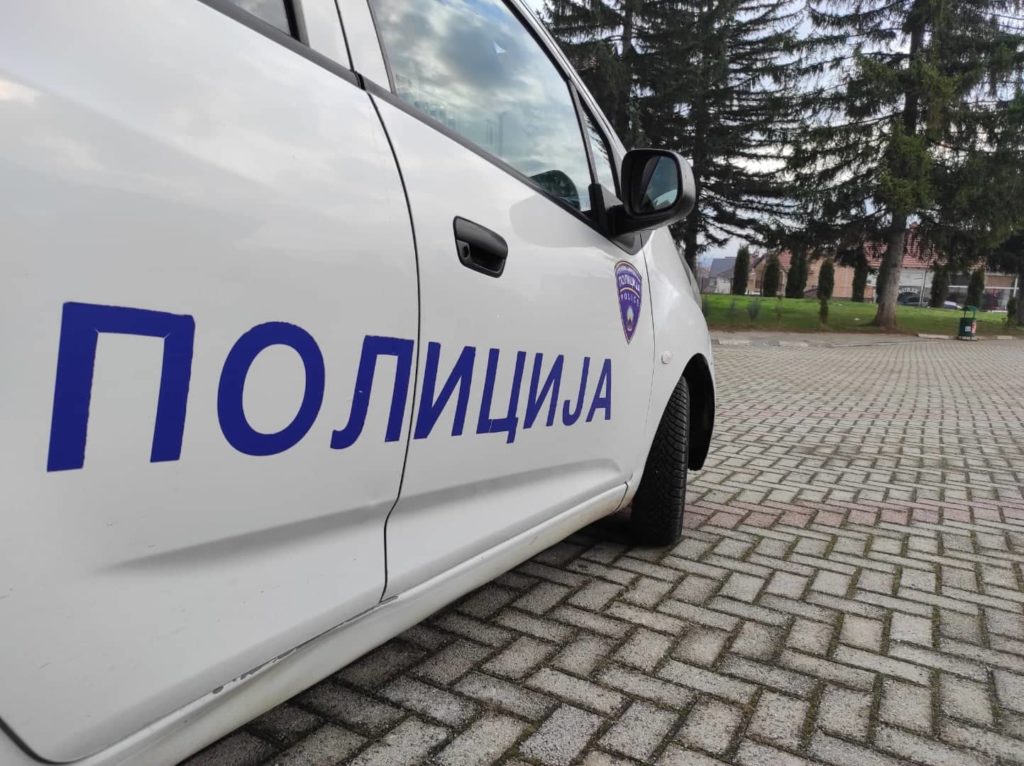 Уапсен е 79 годишен скопјанец – допирал по телото малолетна сосетка