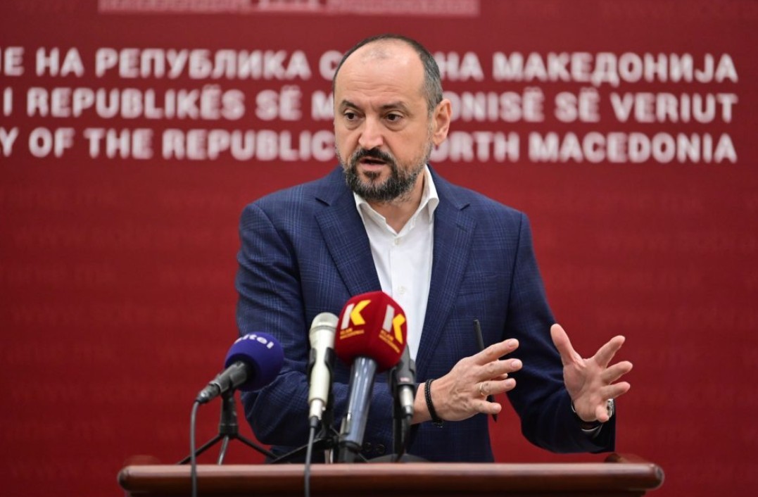 „Фејсбук е удобен, нема реплики, нема процедурални забелешки, нема непријатни бројки и аргументи“: Битиќи до министерката Димитриеска - Кочоска
