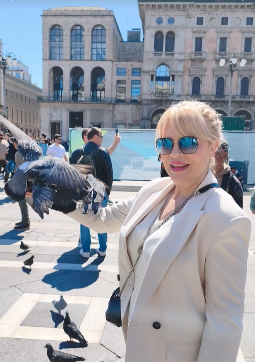 Билјана Дебарлиева низ улиците во Милано- погледнете која е тајната за нејзиниот младешки изглед