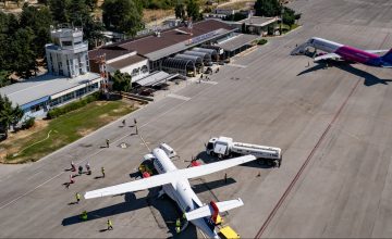 За четири месеци опслужени 1,2 милиони патници на Скопскиот и Охридскиот аеродром