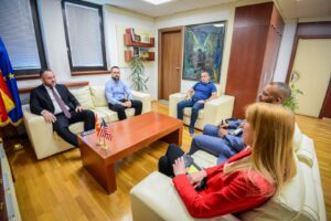 Тошковски – Варнс: Потврдена определбата за зајакнување на стратешкото партнерство меѓу Македонија и САД
