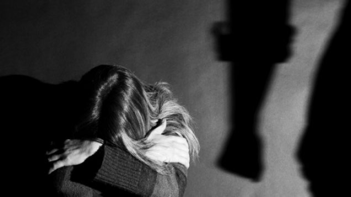 17-годишно девојче физички нападната и психички малтретирана од соученик