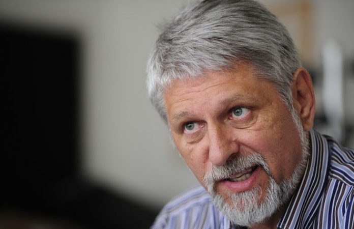 Јакимовски тврди: Лукровски дал и втора оставка, но го држат во „куќен притвор“