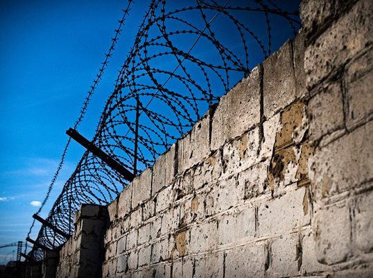 Извештај на Народниот правобранител: Лошите услови во затворите и натаму остануваат нерешен проблем