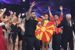 (ФОТО) Бојан Илиевски е победник на деветнаесеттата сезона на „Ѕвездите на Гранд“! Македонецот падна на колена и заплака