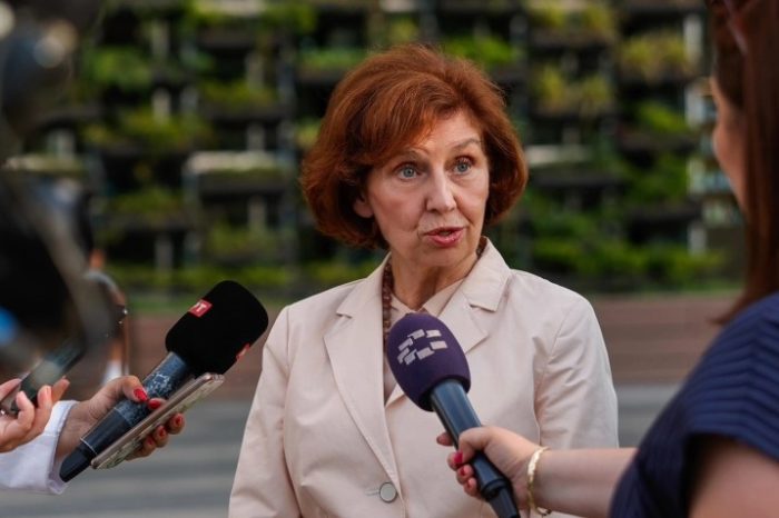 СИЉАНОВСКА-ДАВКОВА: Освен уставните измени, Бугарите имаат барања поврзани со работата на историската комисија