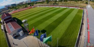 По 12 години централниот терен на ФФМ е со комплетно нова трева