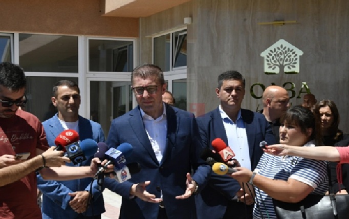 МИЦКОСКИ: Ги нема мигрантите што ги најавуваа, но ќе има брза пруга и се потврди дека СДСМ креира невистини