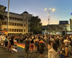 Под слоганот „Сите нека знаат“, Скопје маршираше за видливост, права и слобода