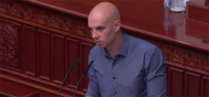 Крмов: Коалиција повторно проработи – ДУИ и ДПМНЕ го прошверцуваа Изборниот законик во собраниска процедура