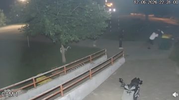 (ВИДЕО) ВАНДАЛИЗАМ ВО АЕРОДРОМ: Група млади лица два дена вандализира училишен двор