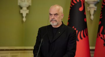 20-ТИ ДЕН ПРОТЕСТИ ВО АЛБАНИЈА: Се бара оставка од Рама, тој тврди дека Иран ги поттикнува реакциите