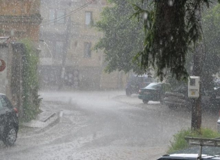 Невреме со пороен дожд во Штип и Гевгелија