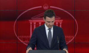 Муцински повтори дека нема услови на уставни измени