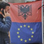 Брисел зазема страна во политичката криза во Албанија со предупредување до Тирана