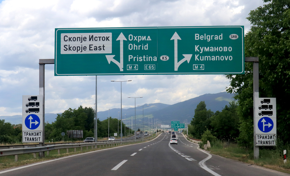На државните патишта од утре се воведува летен времен режим на сообраќај